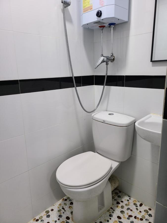Hostel 16 Paris Guest House Block E Reception 10Th Floor Hong Kong Exterior foto